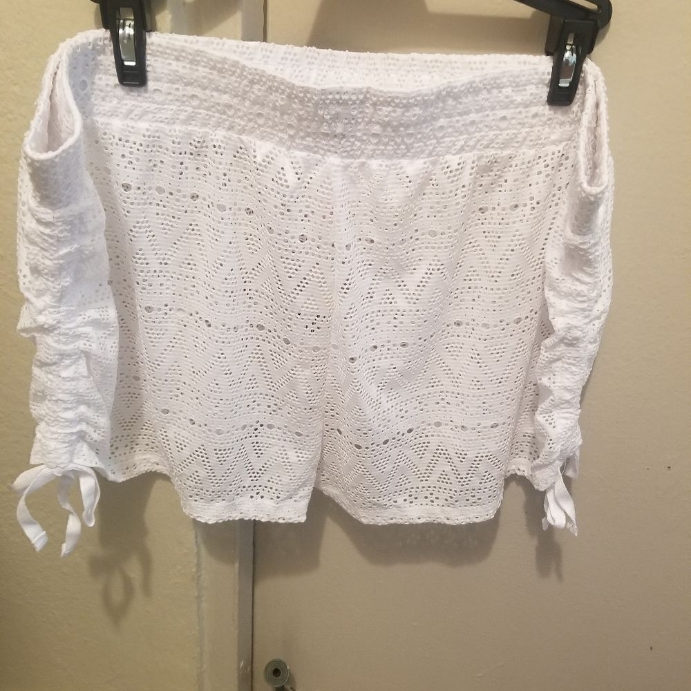 Netted shorts  - Picture 2 of 3
